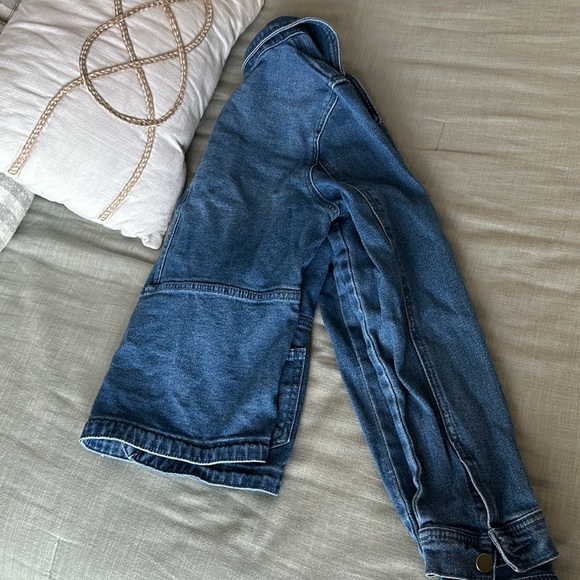 The cutest Jean jacket - Picture 4 of 4